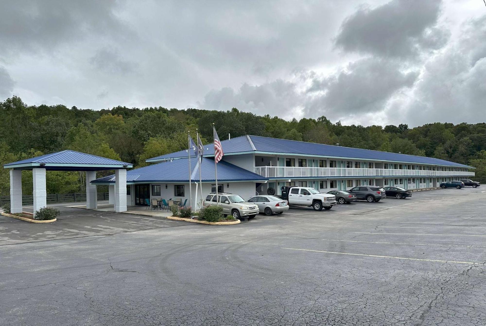 Days Inn By Wyndham Renfro Valley Mount Vernon Dış mekan fotoğraf